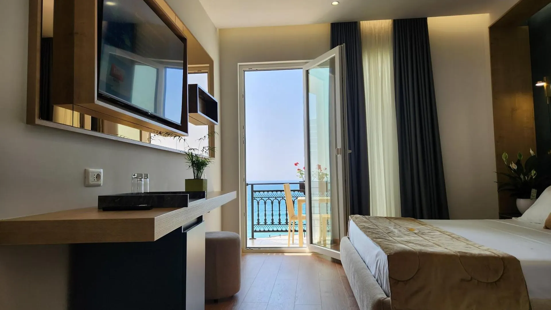 ****  Hotel Gold Vlorë Albanien